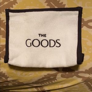 Travel makeup bag